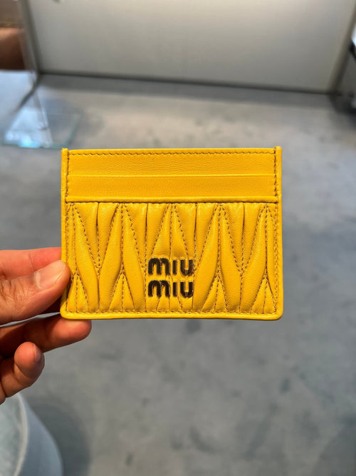 MIU MIU Matelasse Nappa Leather Card Holder | 繆繆 卡套 (黃色) - LondonKelly 英國名牌代購