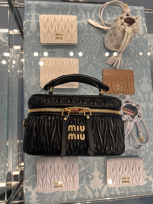 MIU MIU Matelasse Nappa Leather Shoulder Bag | 繆繆 手袋 (黑色) - LondonKelly 英國名牌代購
