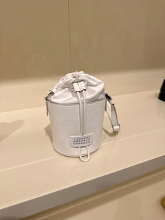 MAISON MARGIELA Small Bucket Bags | MM 水桶袋 (White)